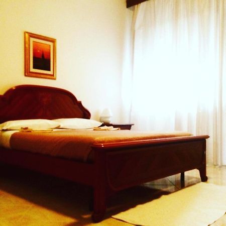 A Due Passi Hotel ลามัดดาเลนา ภายนอก รูปภาพ