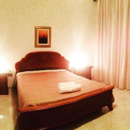 A Due Passi Hotel ลามัดดาเลนา ภายนอก รูปภาพ