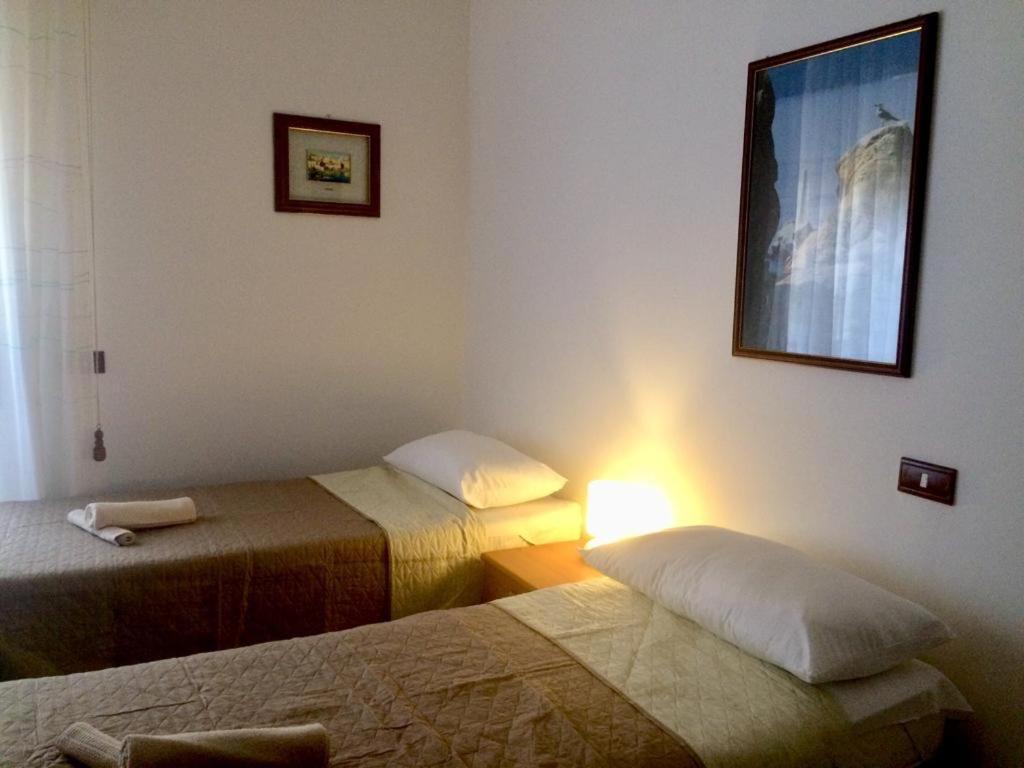 A Due Passi Hotel ลามัดดาเลนา ภายนอก รูปภาพ