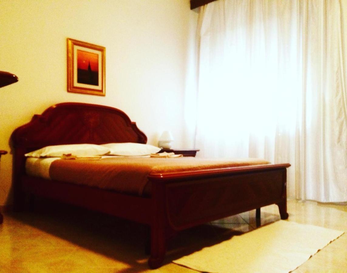 A Due Passi Hotel ลามัดดาเลนา ภายนอก รูปภาพ